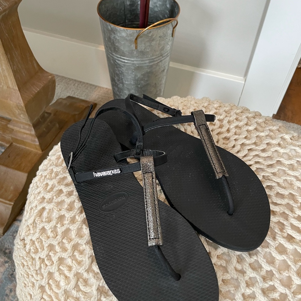 Havaianas Black T-Strap Sandals